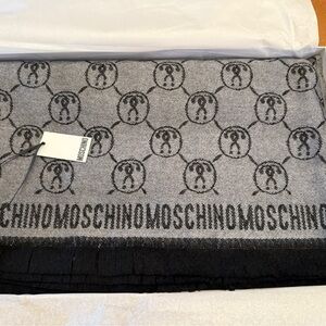 Moschino Gray and Black 100% Wool Fringe Throw Wrap Scarf. New‎ With Tags